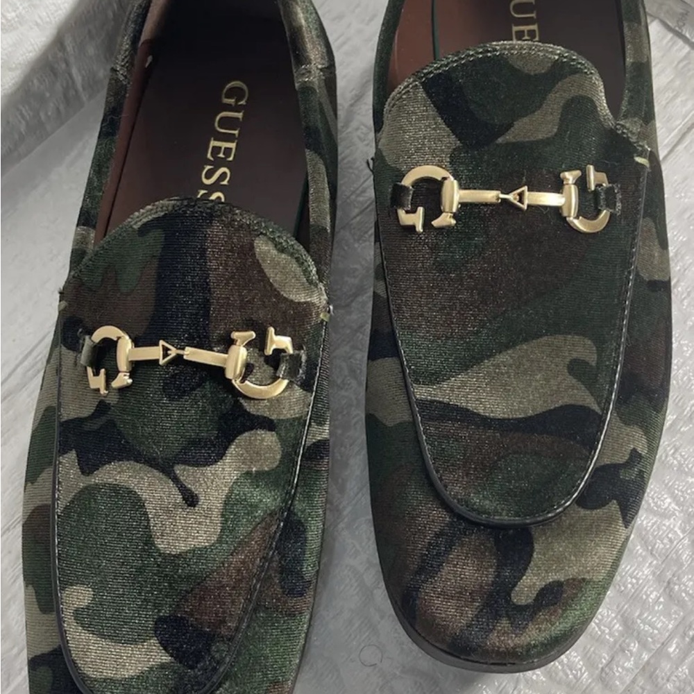NWT - GUESS CAMO LOAFERS - Picture 7 of 9